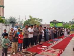 Di Tengah Kemarau, Ratusan Warga Kembang Janggut Bersujud Memohon Hujan