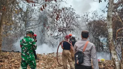 Api Mengganas, Polsek Muara Jawa bersama Tim Gabungan dan Warga Bergerak Cepat Selamatkan Kawasan dari Karhutla