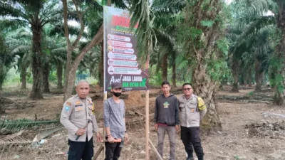 Cegah Karhutla, Polsek Tenggarong Seberang Pasang Spanduk Himbauan